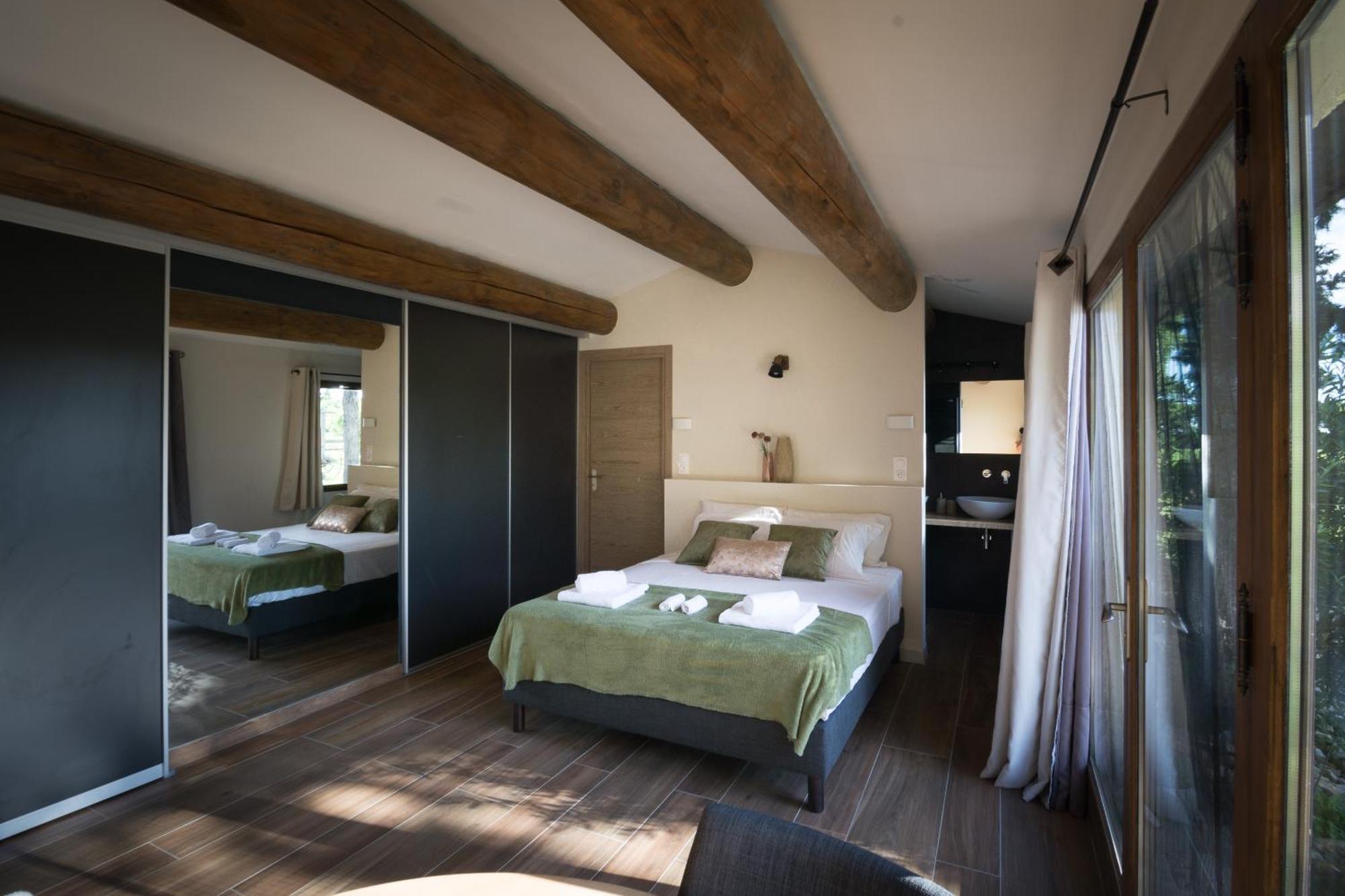 B&B Maison D'Hote Et Gite Mas D'Eymard Arles Ruang foto